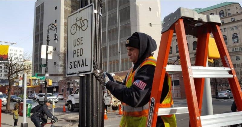 Закон и право: Нью-йоркские велосипедисты получат преимущество перед авто