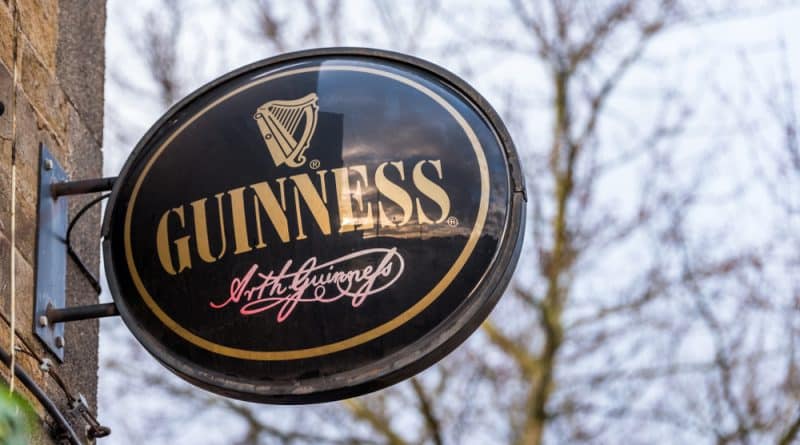 Колонки: История ко Дню Святого Патрика: как пивные бочки Guinness спасли 8 моряков