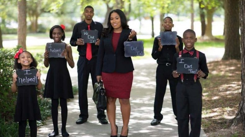 Локальные новости: Люди, которые вдохновляют: мать-одиночка 5-х детей исполнила свою мечту, став юристом