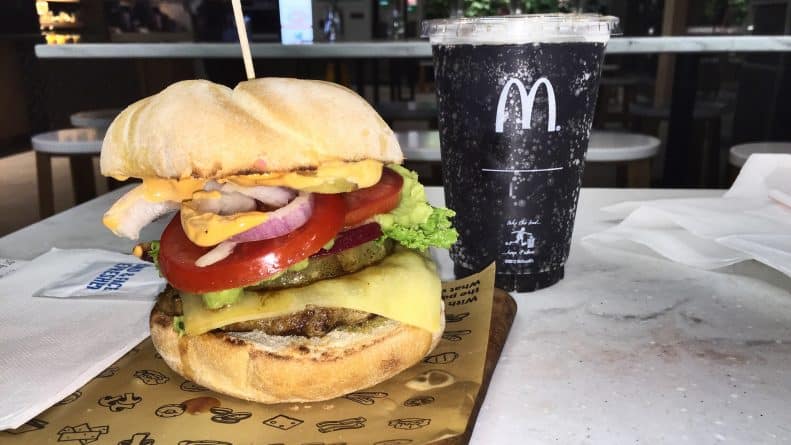 Бизнес: Продажи премиум-бургеров в McDonald’s превысили все ожидания