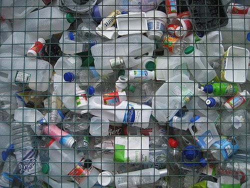 Закон и право: Власти Нью-Йорка хотят запретить продажу воды в пластиковых бутылках в городских парках