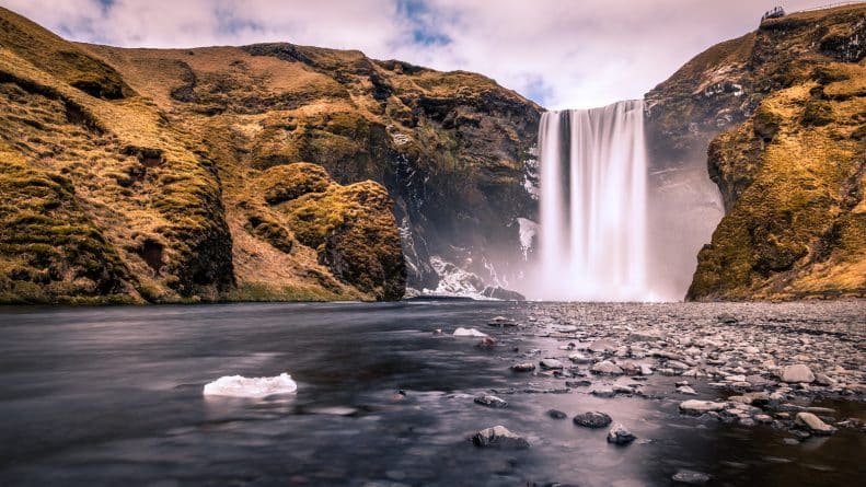 Путешествия: Wow Air оплатит двум счастливчикам трехмесячный отпуск в Исландии и 8 путешествий на двух материках