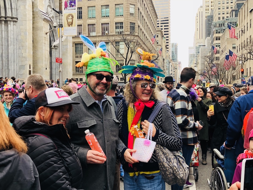 Афиша: Пасхальный парад шляп в Нью-Йорке: фотоотчет рис 8