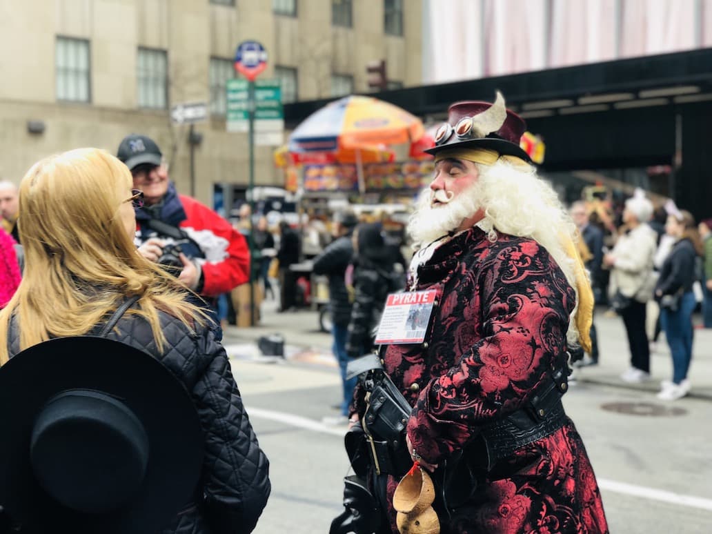 Афиша: Пасхальный парад шляп в Нью-Йорке: фотоотчет рис 7