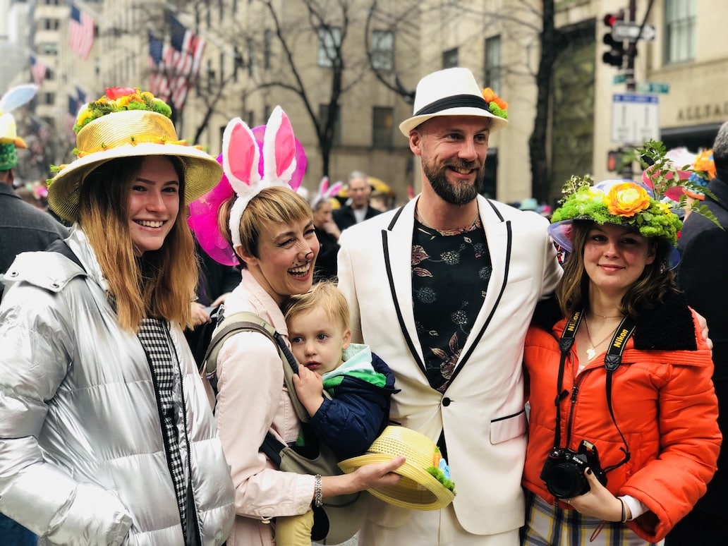 Афиша: Пасхальный парад шляп в Нью-Йорке: фотоотчет рис 18