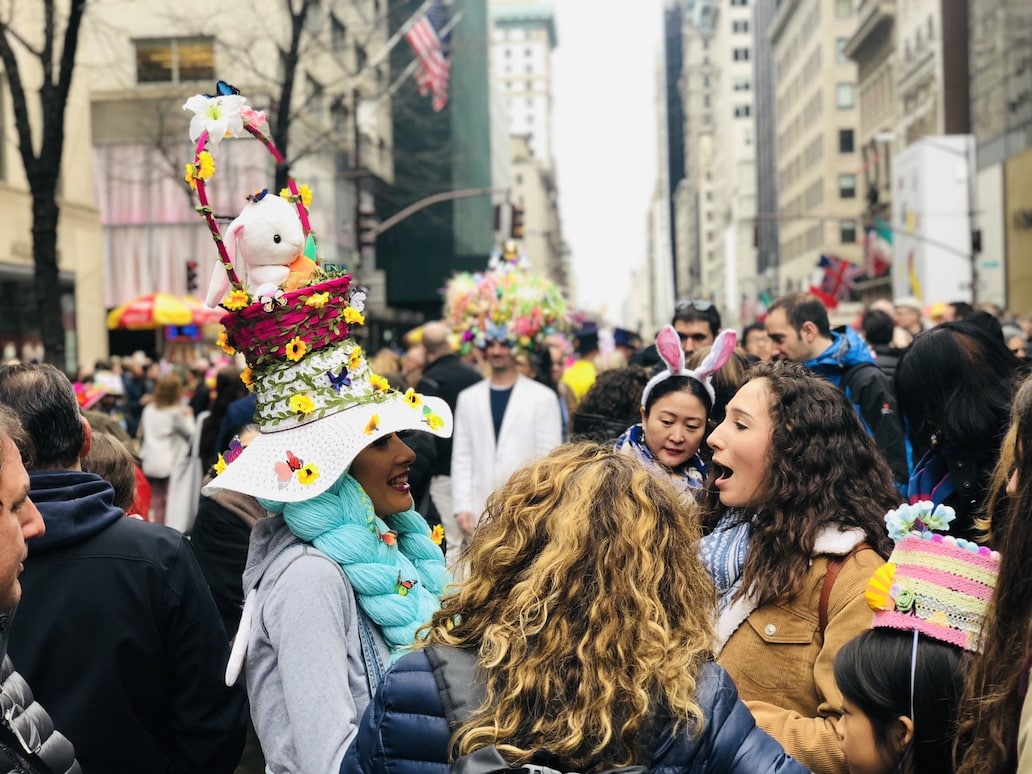 Афиша: Пасхальный парад шляп в Нью-Йорке: фотоотчет рис 5