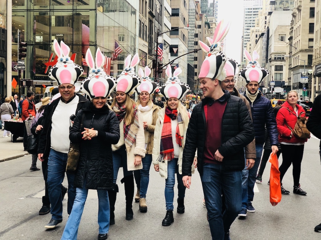 Афиша: Пасхальный парад шляп в Нью-Йорке: фотоотчет рис 53