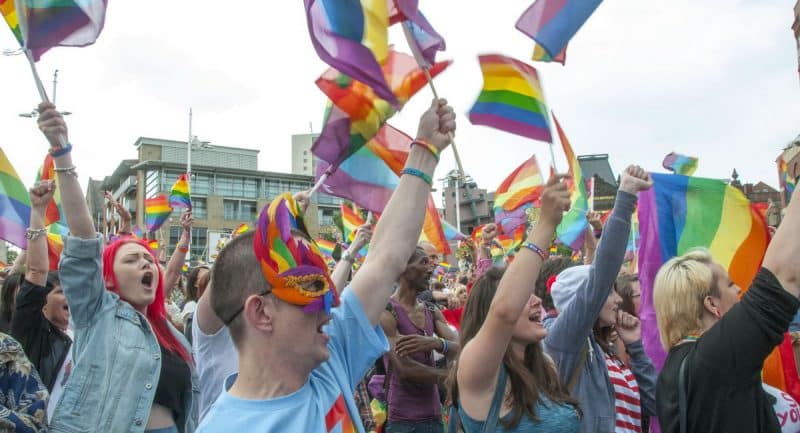 Закон и право: В Иллинойсе школьники будут изучать историю ЛГБТ