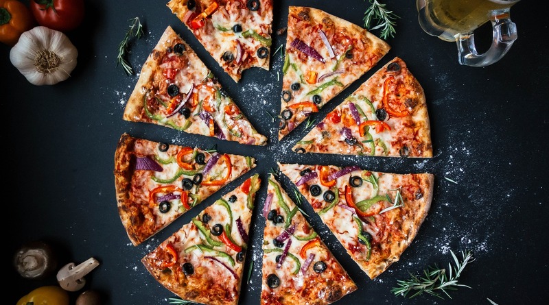 Полезное: Сегодня каждая семья в США с 11.30 до 13.00 может получить бесплатную пиццу