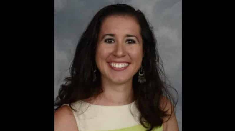 Локальные новости: Учительница из Флориды, подозреваемая в белом национализме, оставила школу