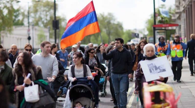 В мире: Конец протестам в Армении? Республиканская партия поддержала оппозиционного кандидата на должность ПМ