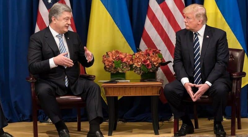 Политика: Украина отрицает, что адвокат Трампа получил $400 тыс. за встречу Порошенко с президентом США