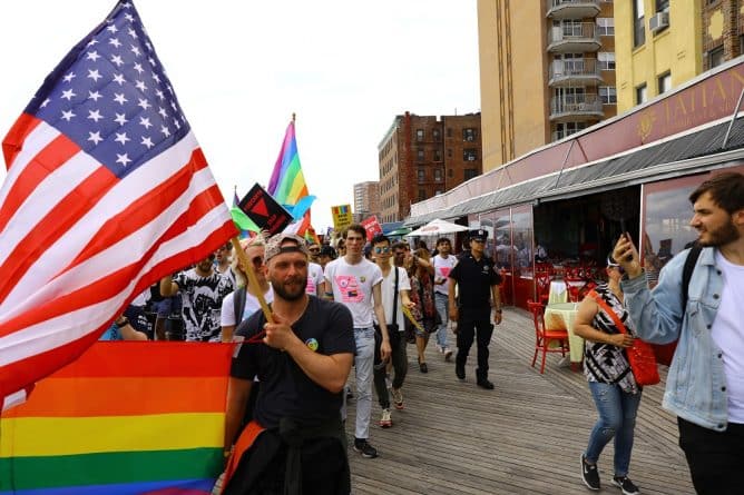 Локальные новости: Мэрия Нью-Йорка поддержала второй прайд русскоязычного ЛГБТ-сообщества (фоторепортаж)