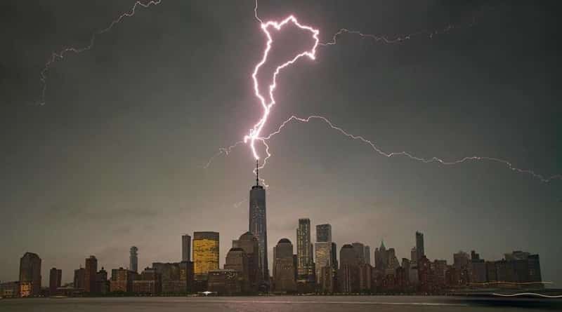 Погода: Разрушительный шторм в Нью-Йорке: фото и видео