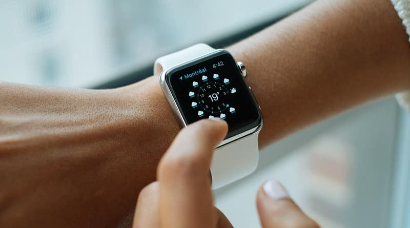 Технологии: Смарт-часы Apple Watch спасли 18-летнюю жительницу Флориды