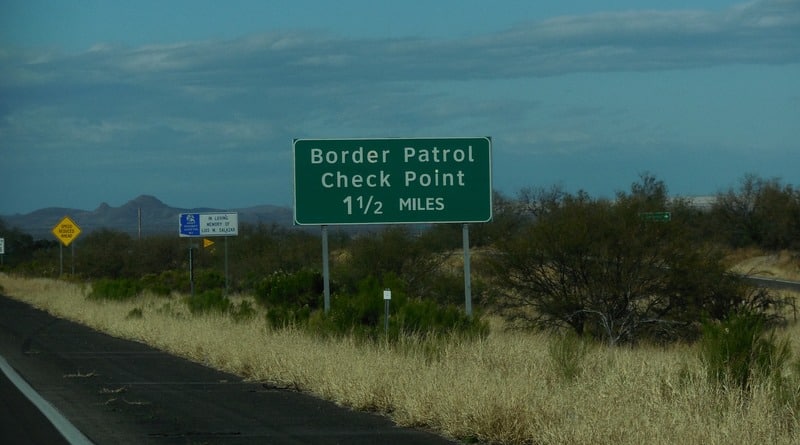 Закон и право: Пограничник задержал и допрашивал двух гражданок США за разговор на испанском