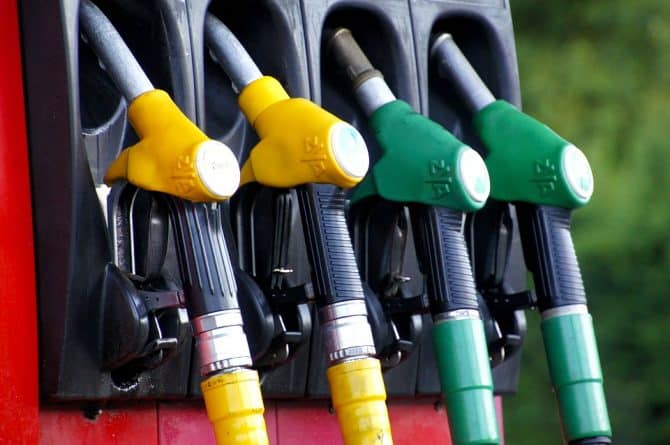 Бизнес: Майские цены на бензин в США побили 4-летний рекорд