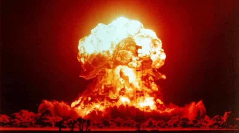 В мире: КНДР пригрозила США ядерной войной и взорвала тоннель на полигоне Пунгери
