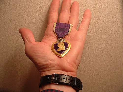 Локальные новости: Пара из Портленда нашла похищенную медаль «Пурпурное сердце» и вернула ее семье героя