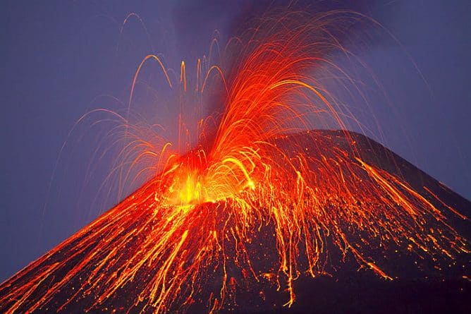 Полезное: Извержение вулканов улучшает жизнь на земле