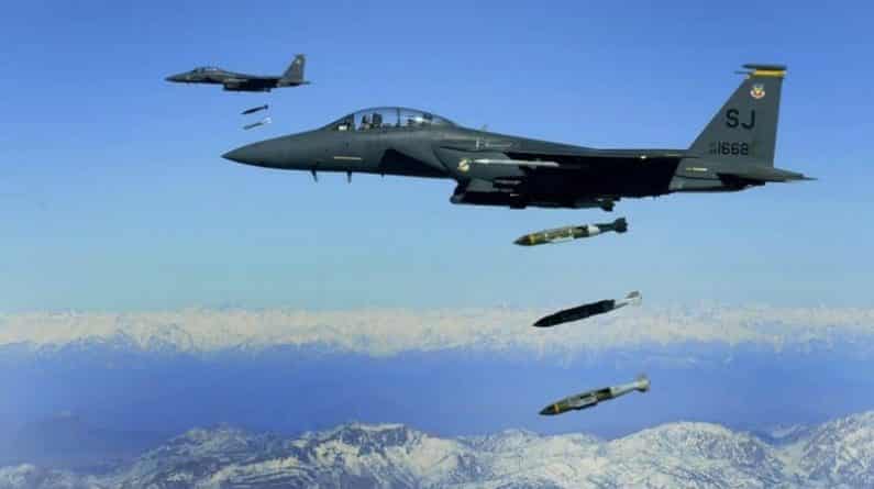 В мире: СМИ Сирии: США нанесли авиаудар по Аль-Хари — погибли 52 человека