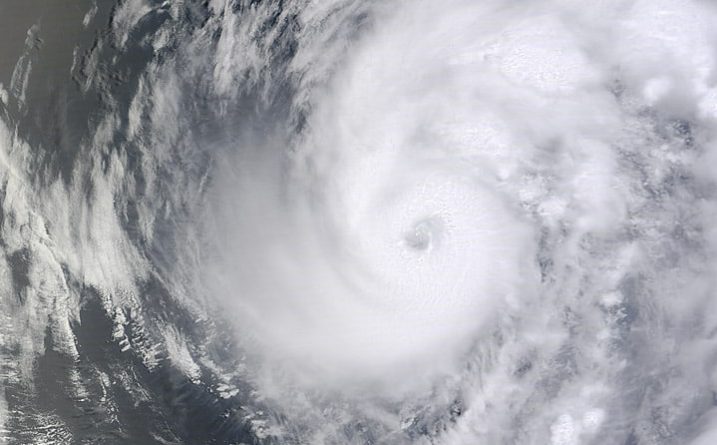 Погода: Второй именной ураган «Бад» приближается к Мексике