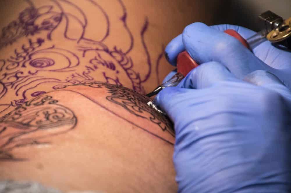 Полезное: 6 вопросов о безопасности татуировок