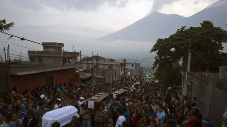 Происшествия: Вулкан в Гватемале унес жизнь 75 человек, еще 192 пропали без вести