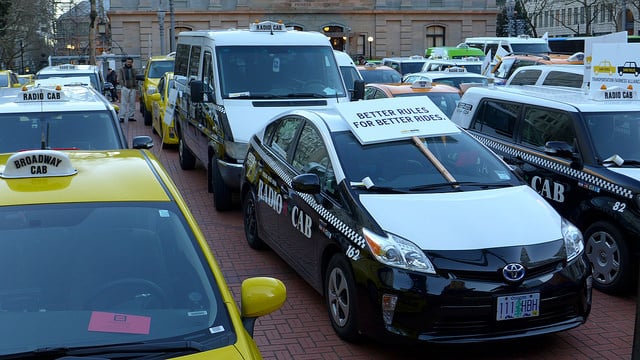 Локальные новости: Uber и Lyft перегружают трассы и лишают заработка общественный транспорт