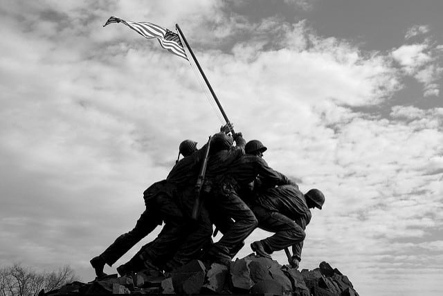 Локальные новости: Дань подвигу: ветеран Второй мировой войны исполнил клятву, данную 78 лет назад 94 солдатами США