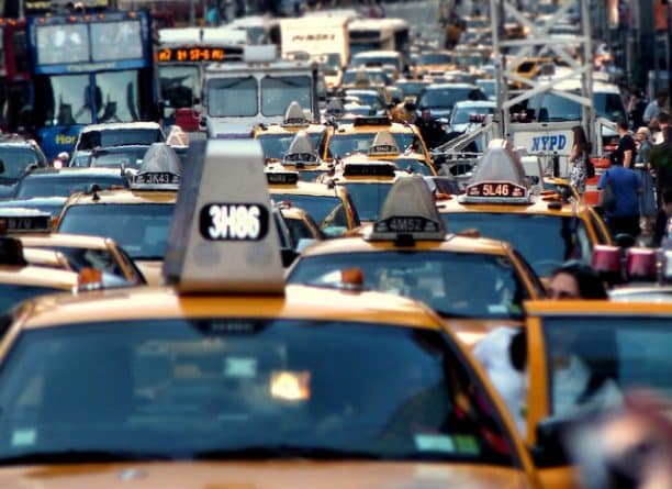 Локальные новости: Uber грозит муниципалитету протестами, а ньюйоркцам — повышением цен