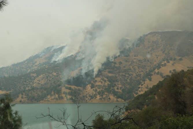 Происшествия: Калифорния все еще в огне: пожары достигли Орегона