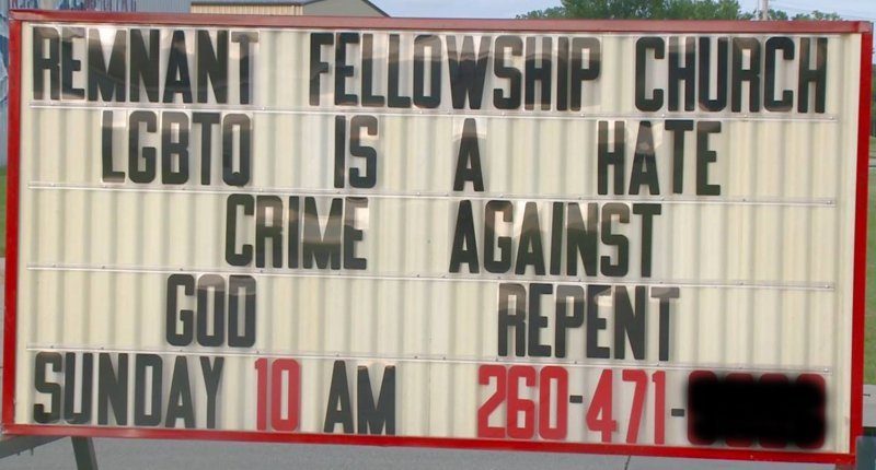 Локальные новости: Церковь выгнали из здания за билборд: «ЛГБТ – это преступление против Бога»
