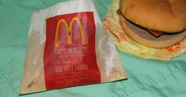 Полезное: Фермер выставил на eBay 6-летний чизбургер из McDonald's