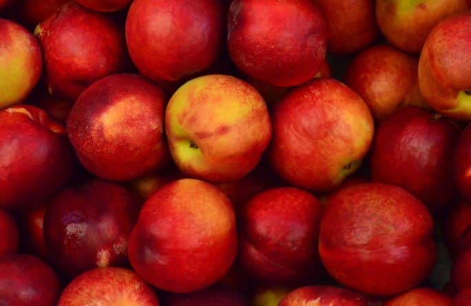 Здоровье: Как избавиться от пестицидов в купленных фруктах