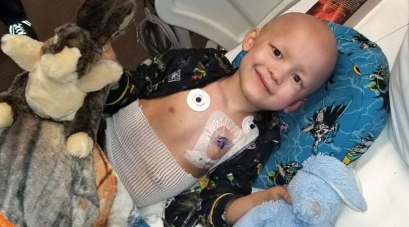 Локальные новости: Фейерверки и надувные замки: ребенок умер от рака, но сам придумал церемонию прощания