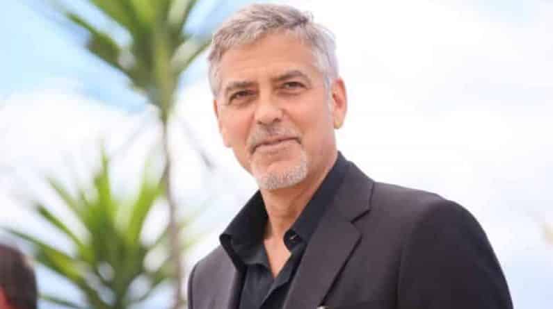 Знаменитости: Джордж Клуни попал в аварию: мерседес сбил скутер звезды
