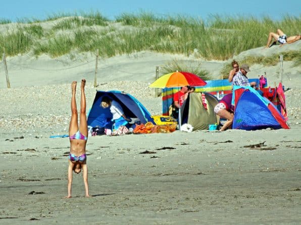 Локальные новости: На пляжах Cэнди-Хук в Нью-Джерси запретили палатки и большие зонты