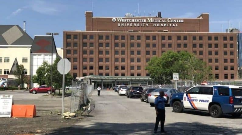 Происшествия: В нью-йоркском госпитале 70-летний мужчина застрелил жену и покончил с собой (обновлено)