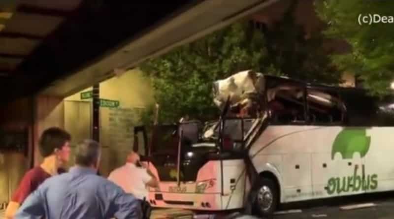 Происшествия: Туристический автобус в Нью-Джерси врезался в эстакаду: есть пострадавшие