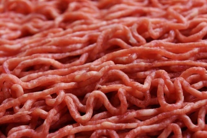 Здоровье: Из магазинов США отозвали более 11 тонн говяжьего фарша из-за кишечной палочки