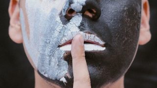 Колонки: “Не люблю расизм и чернокожих”