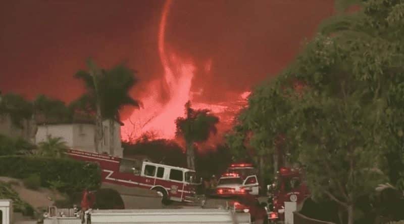 Локальные новости: Firenado: сильнейший огненный смерч пронесся по Калифорнии, сжигая все на своем пути