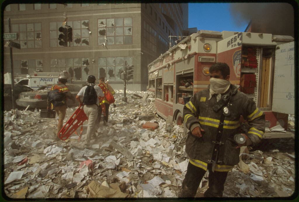 Колонки: 9/11 | Человек, который хотел всех спасти рис 4
