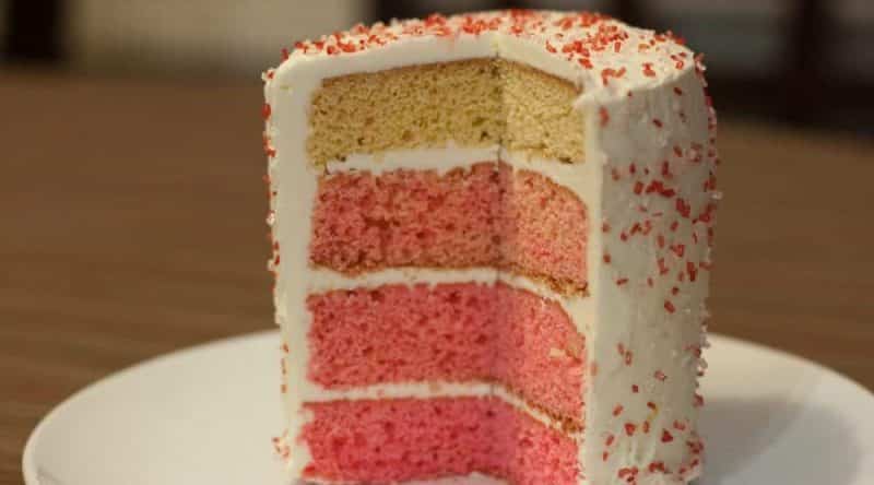 Общество: 100-летний пекарь признался, что секрет его долголетия — в поедании тортиков