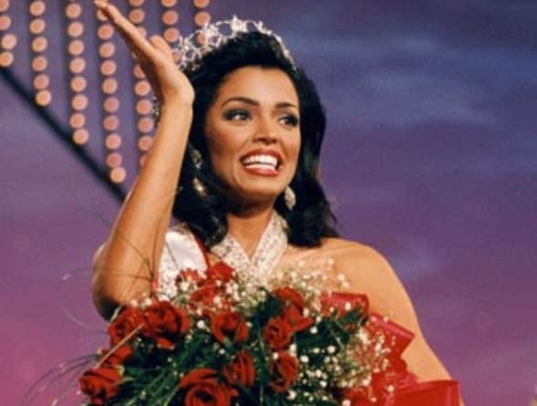 Знаменитости: Из жизни ушла модель и телеведущая Челси Смит, победительница конкурса «Мисс Вселенная 1995»