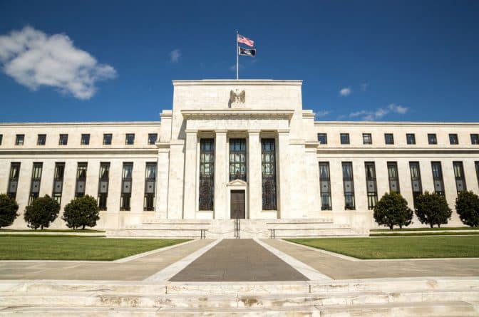 Экономика и финансы: Федеральная резервная система США повысила базовую ставку на 0,25 процентного пункта