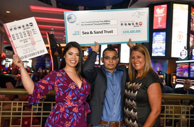 Локальные новости: Иммигрант из Нью-Йорка сорвал джекпот лотереи Powerball — $245 млн