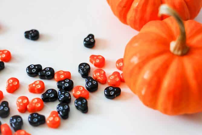 Здоровье: 5-летний вымогатель сладостей попал в больницу из-за хэллоуинских конфет с метом