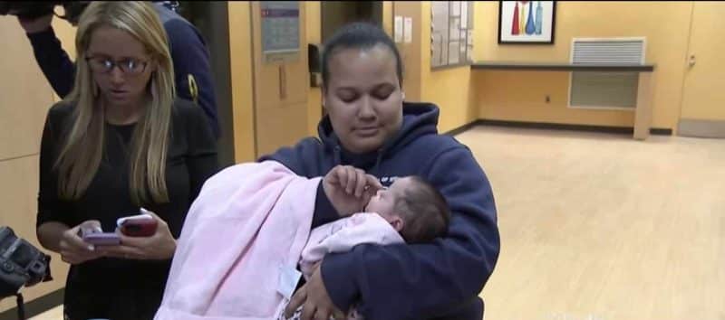 Локальные новости: Чудо-младенец: девочка, родившаяся c весом менее 600 г, отправляется домой